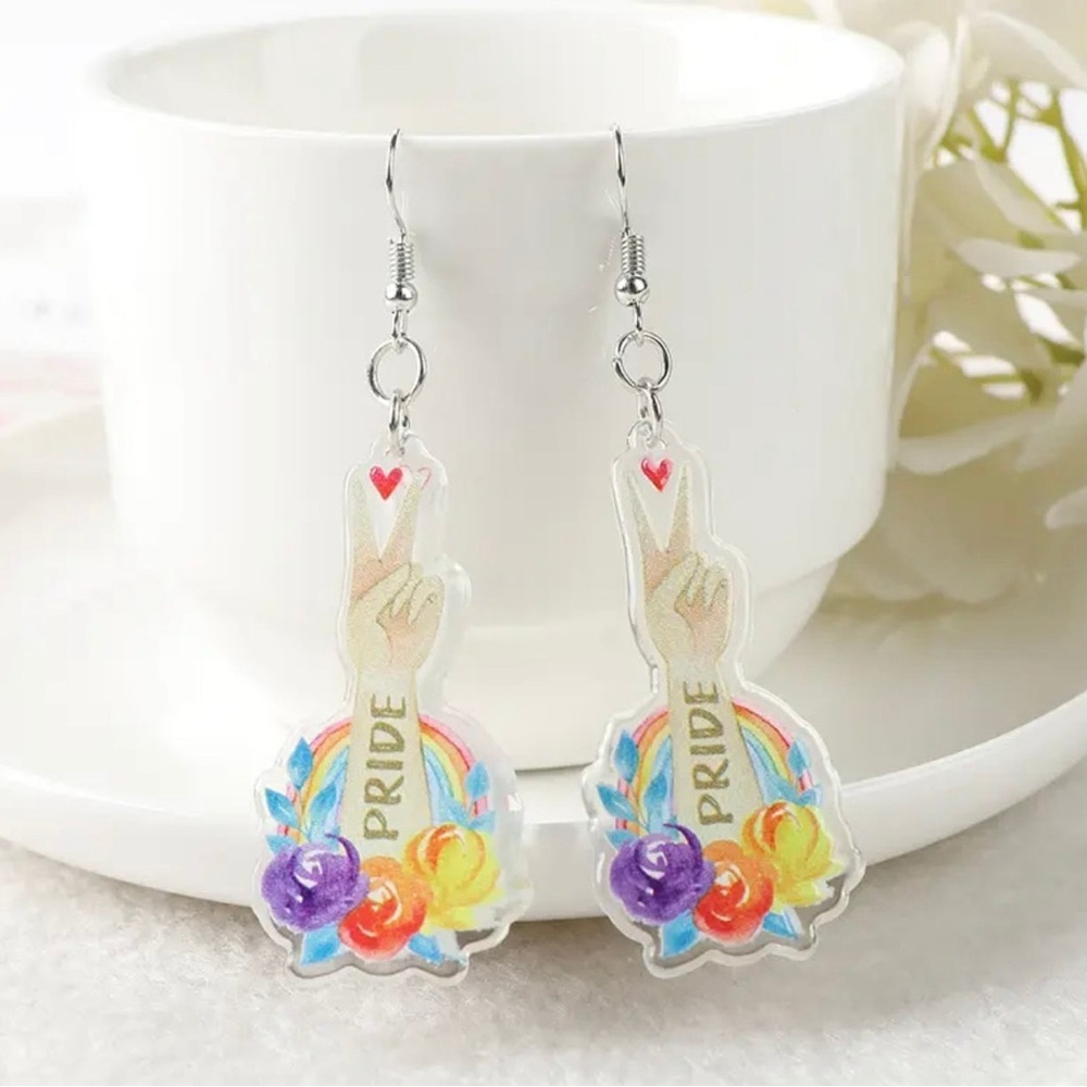 Dazzle in Pride: NWT Rainbow Flag Dangle Earrings for Every Celebration! 🎉 🌈